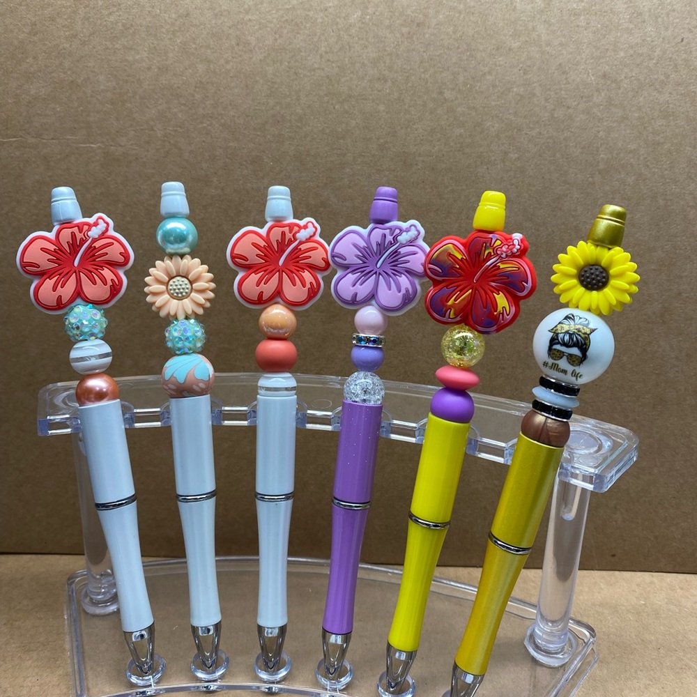 NWT HANDMADE FLORAL PENS